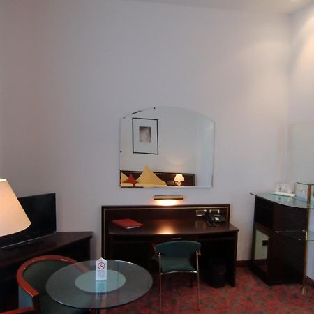 Hotel Schloss Schwarzenfeld ภายนอก รูปภาพ