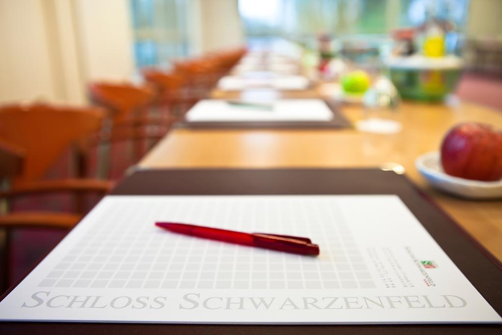 Hotel Schloss Schwarzenfeld ภายนอก รูปภาพ