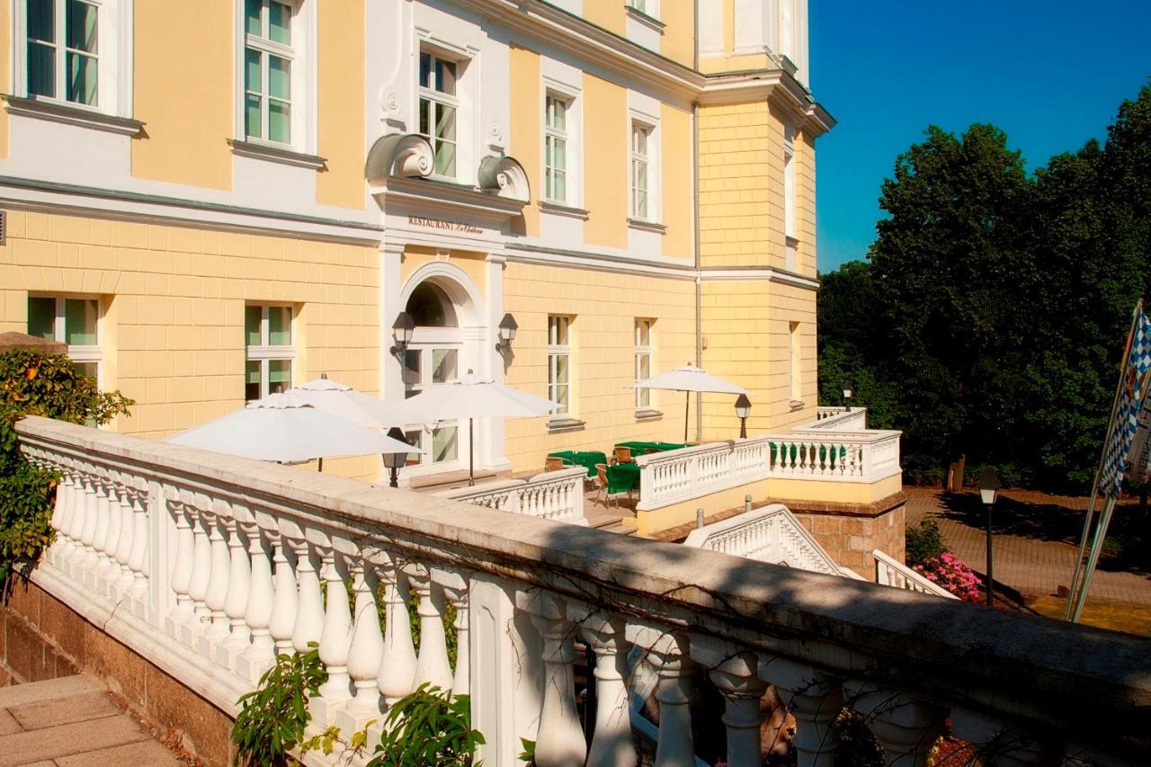 Hotel Schloss Schwarzenfeld ภายนอก รูปภาพ