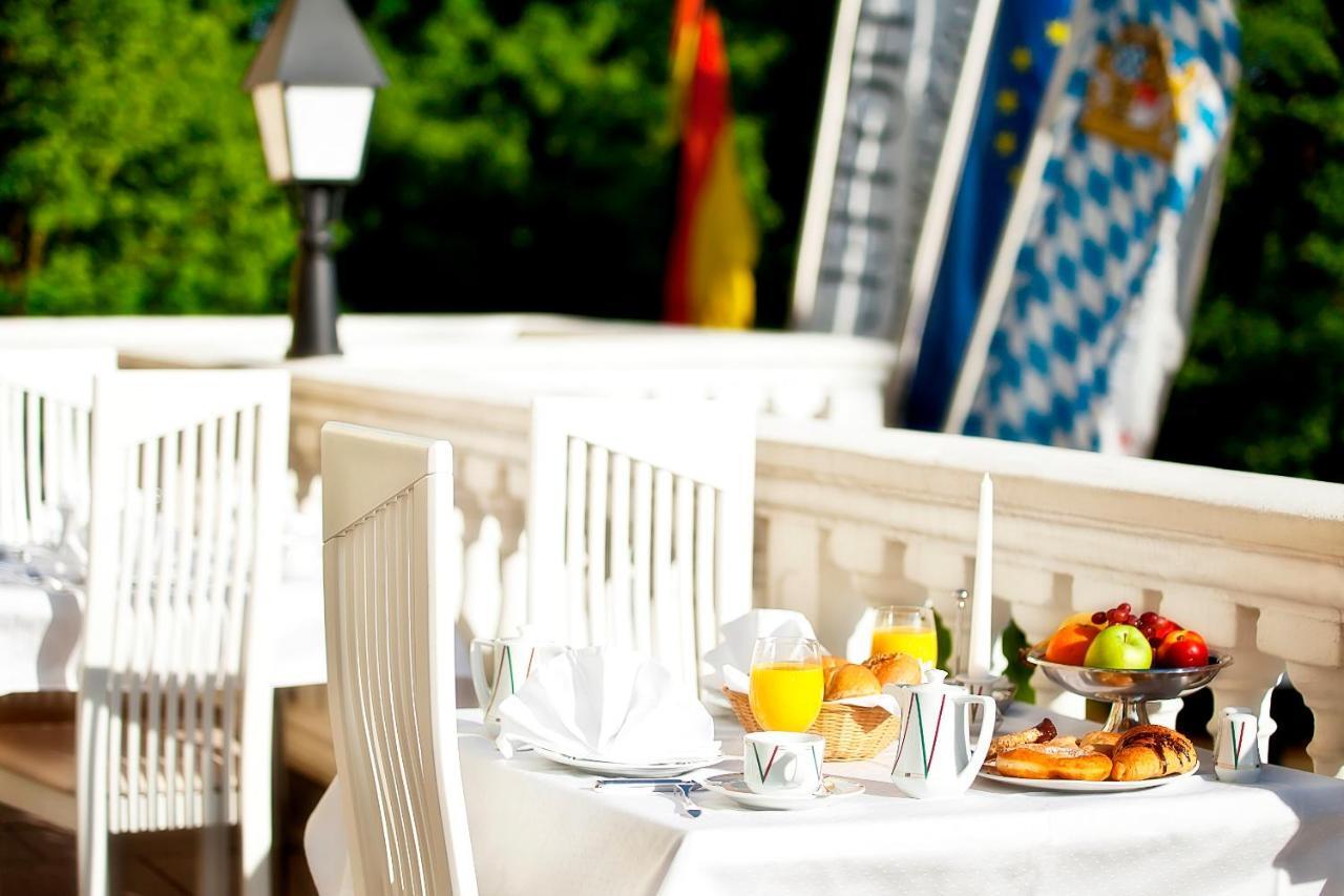 Hotel Schloss Schwarzenfeld ภายนอก รูปภาพ