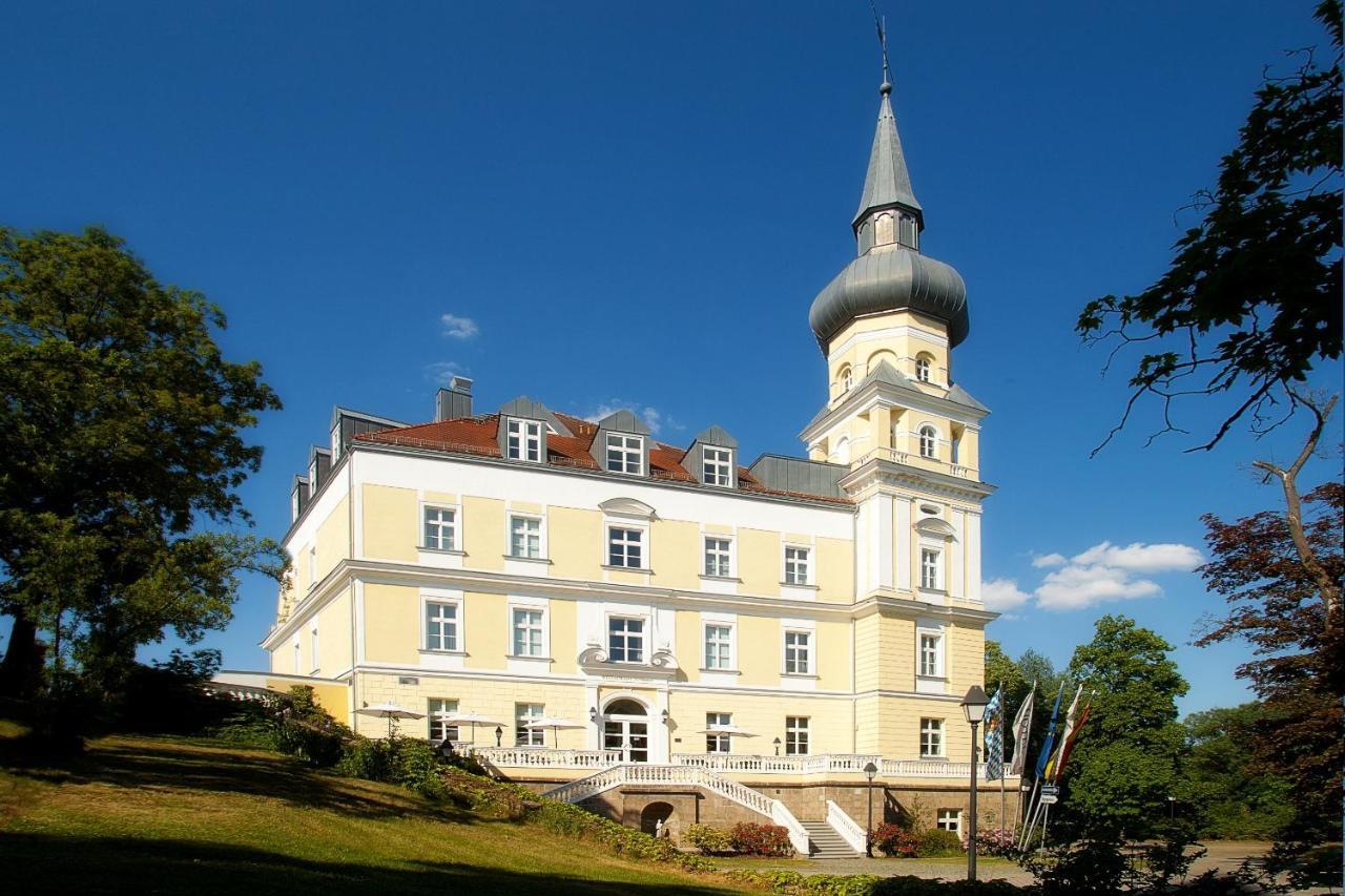 Hotel Schloss Schwarzenfeld ภายนอก รูปภาพ